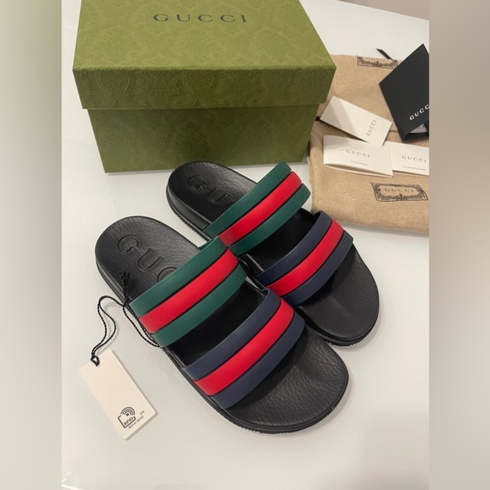 BNWT Gucci Agrado Men’s Rubber Slides! - Picture 1 of 2
